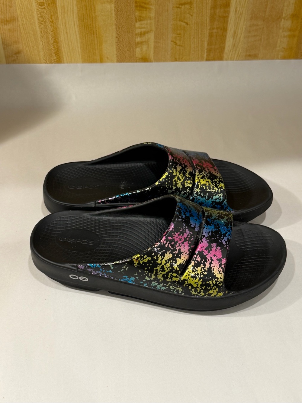 Oofos Ooahh Limited 80s Arcade Black Recovery Slide Sandals